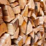 Brennholz und Kaminholz trocken